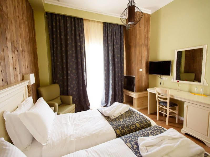 Irenes Resort กาโต ลูตรากี ภายนอก รูปภาพ
