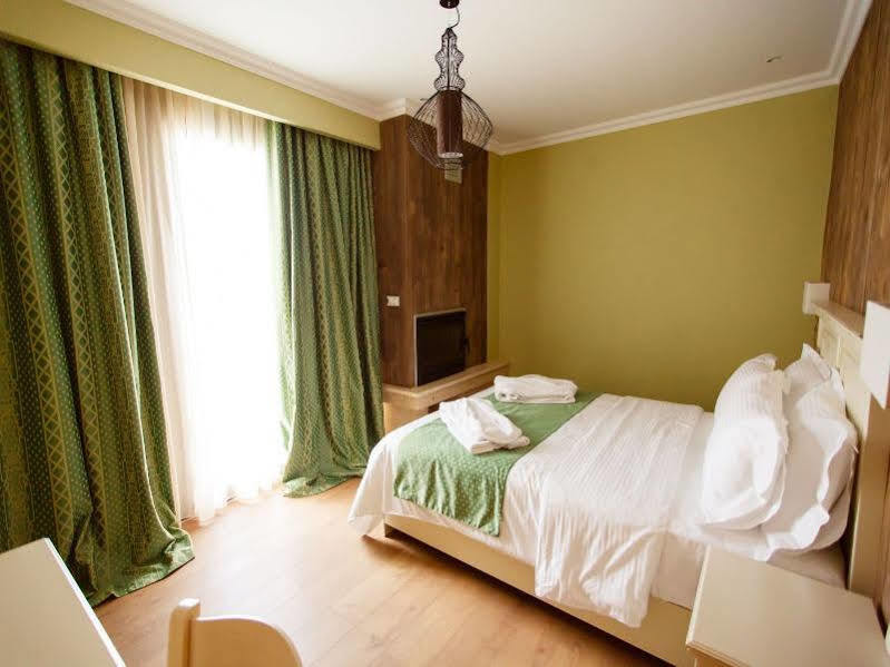 Irenes Resort กาโต ลูตรากี ภายนอก รูปภาพ