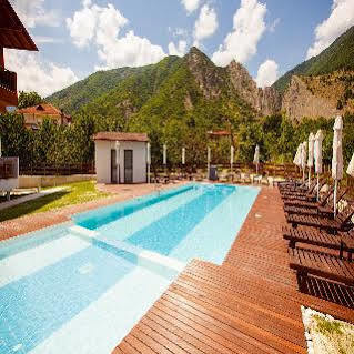 Irenes Resort กาโต ลูตรากี ภายนอก รูปภาพ
